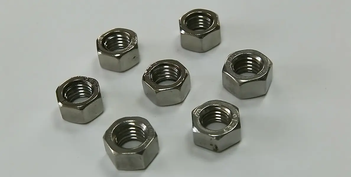 XMAKE_rivet nut with hex shape